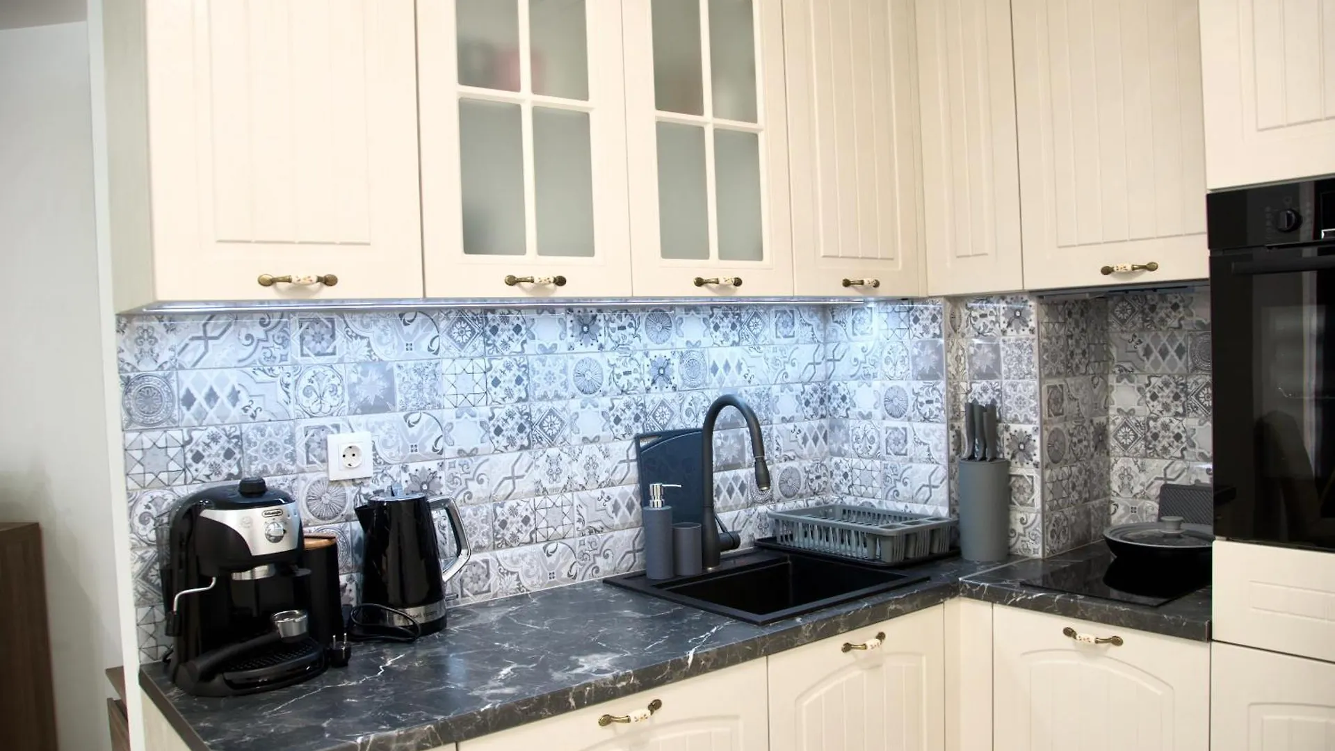 Top Central Apartment & Free Parking Sofia